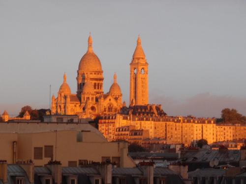 10th Arrondissement Apartment | Sweet Home Panoramique Sacré Coeur