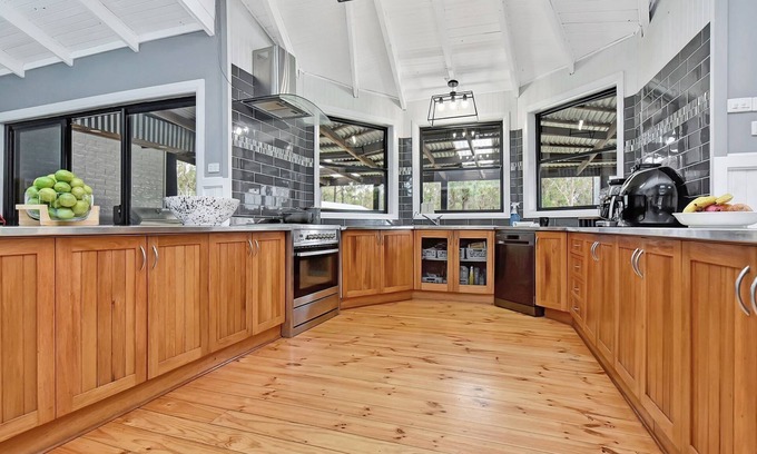 Ellalong House | Sweet Leaf Heavenly Hideaway Family Retreat