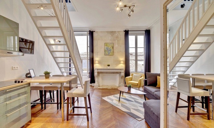 Hotel de Ville - Quinconces Apartment | Sweet Melody - Beau Duplex - Quartier Saint Pierre