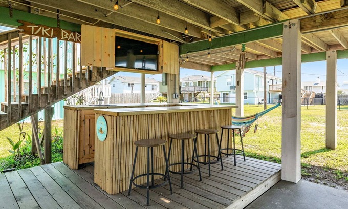 Jamaica Beach House | Sweet Pineapple by the Sea: Where Life’s a Beach!
