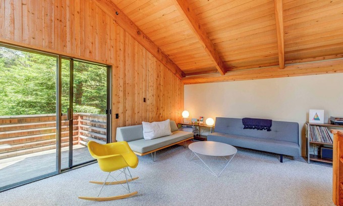 Sea Ranch House | Sweet Sea Ranch Nestled in Redwood Forest