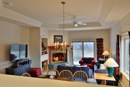 Ludlow Apartment | Sweet Solitude