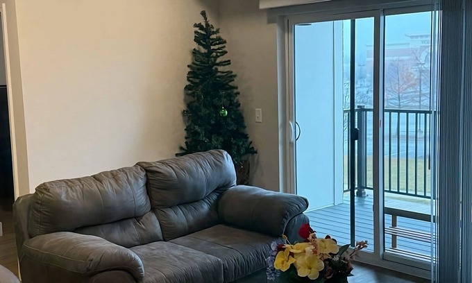 Lake St Louis Apartment | Sweet, Suburban Stay ; Peaceful, Safe and Furnished