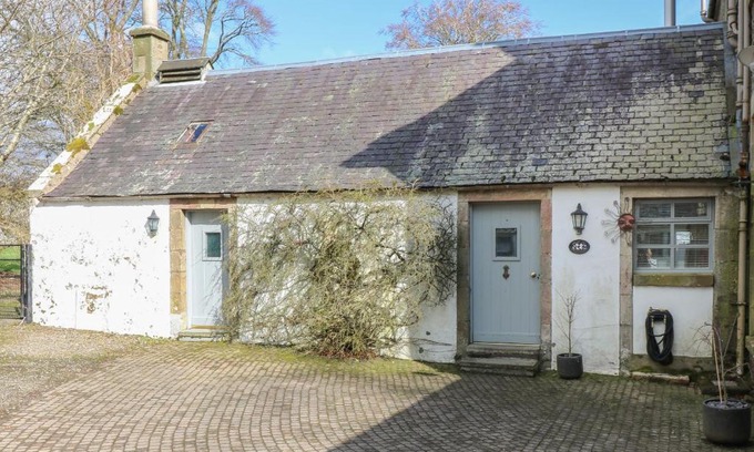 Biggar House | Sweetpea Cottage