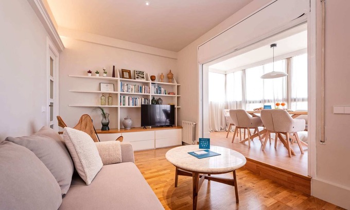La Sagrada Familia Apartment | Sweett | Atic Eloi - Two Bedroom Apartment, Sleeps 5