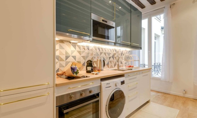 Bonne-Nouvelle Apartment | Sweett | Clery - Two Bedroom Apartment, Sleeps 4