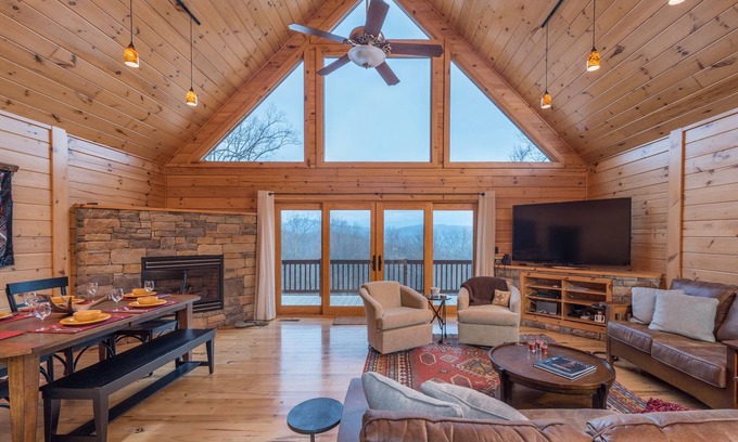 Old Fort Cabin | Sweetwood Lodge | Private Log Cabin with Majestic Mountain Views & Kid-Friendly Amenities!