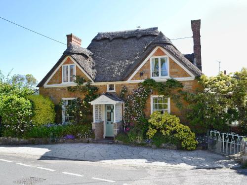 Chideock House | Swiss Cottage