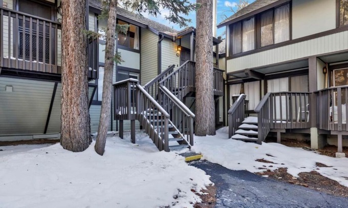 Big Bear Lake House | Switzerland Slopes #2125 by Big Bear Vacations