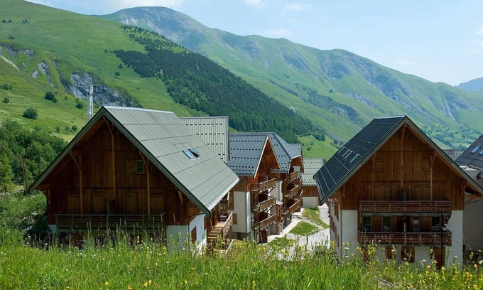 Saint-Sorlin-d'Arves Condo | Sybelles Ski Area | Sleeps 10 | Slope-side Comfort