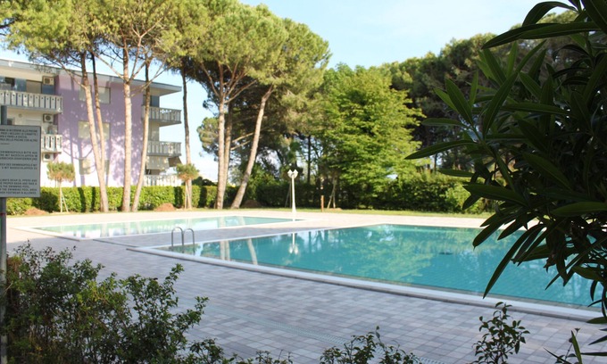 Bibione Lido del Sole Apartment | SYMPATHIC APARTMENT IN BEAUTIFUL RESIDENCE ON THE FRONT OF THE POOL