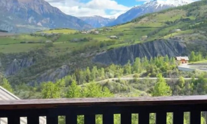 Le Sauze Apartment | T1 at the foot of the slopes in Le Sauze with magnificent views in summer and winter!