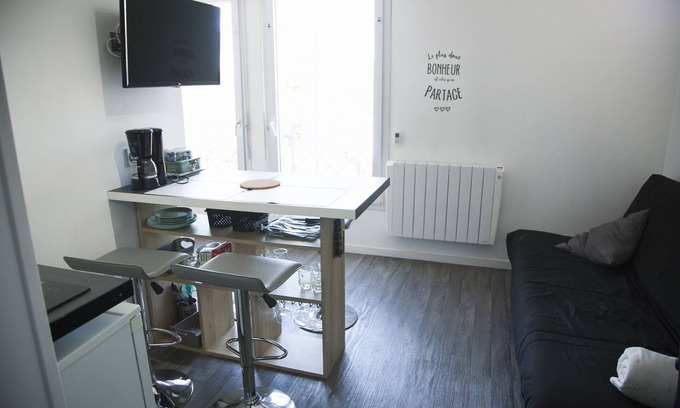 Vannes Apartment | T1 bis renovated and furnished new, 10 minutes walk center valves and train station