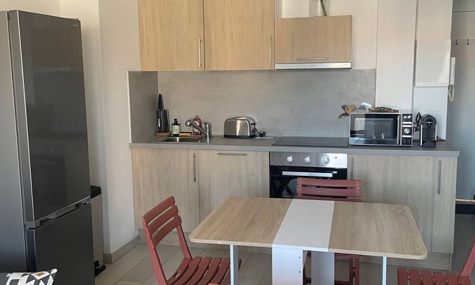 Six-Fours-les-Plages Apartment | T1 Neuf Balcon 700 m de la mer Parking Wifi Draps
