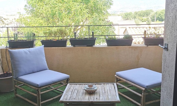 Sannes Apartment | T2 apartment at the foot of the Luberon