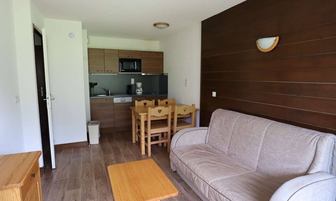 Hauteluce Apartment | T2 Apartment in Hauteluce, 4 ppl, pool, parking, WiFi