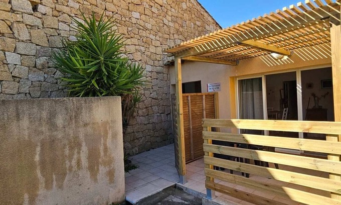 Serra-di-Ferro Apartment | T2 apartment with swimming pool on the doorstep of Cupabia beach