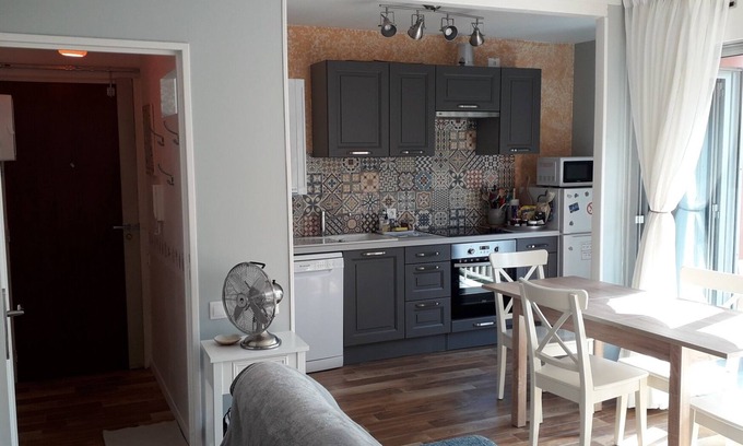 Arcachon Apartment | T2 bis classified * of 45m2, quiet, near train station, market and beaches, prkg, wifi