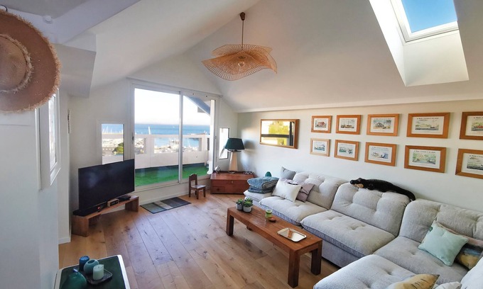 Arcachon Apartment | T2 SEA VIEW - Spacious - Right on the beach - High standing - Classified 4*.
