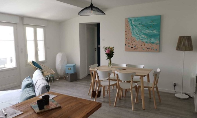 Soulac-sur-Mer Apartment | T3 apartment of 62 m2 with 15 m2 terrace in the heart of Soulac.