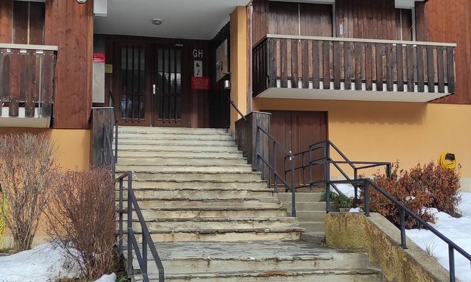 Allos Apartment | T3 family apartment, attic, in the mountains. Pets not allowed.