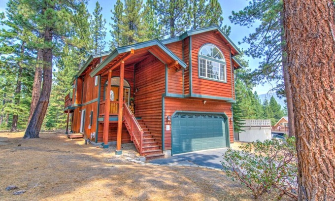 Pioneer Trail House | Tahoe Tranquility - Dogs + Hot tub + Ping Pong