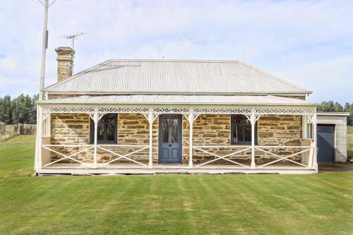 Otago Region House | Taieri Bank Cottage - Middlemarch, Otago