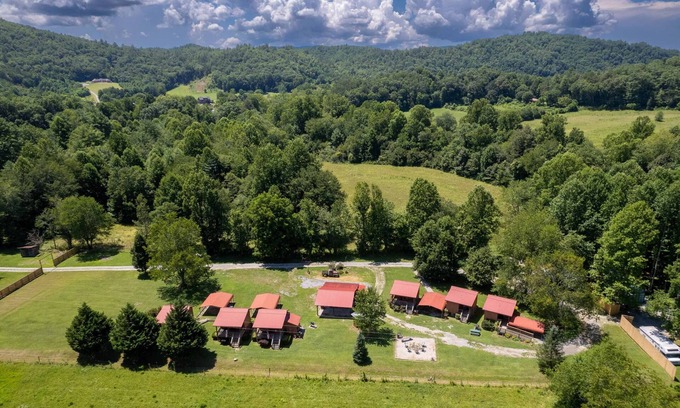 Robbinsville Cabin | Tail of the Dragon Resort Cabins Mountain View #5