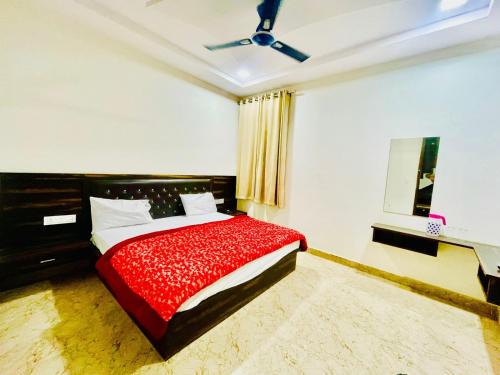 Agra Hotel | Taj East way family homestay