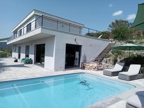 Manosque Bed & Breakfast | TAKAMAKA