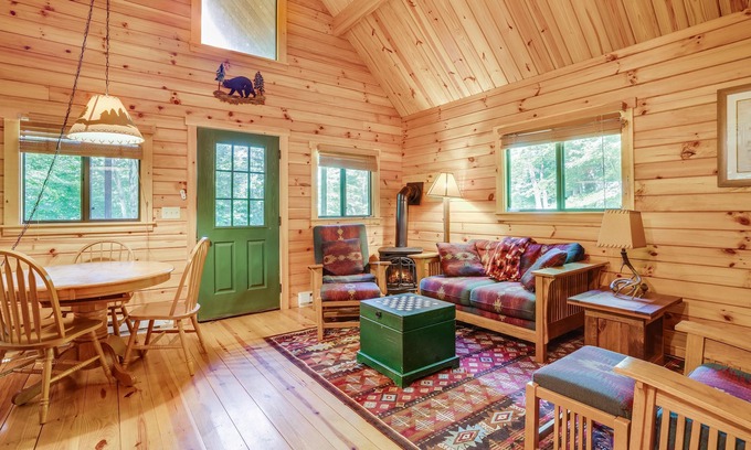 Pocono Lake Cabin | Tall Pines Log Cabin Retreat Disconnect, Relax, and Reconnect with Nature!