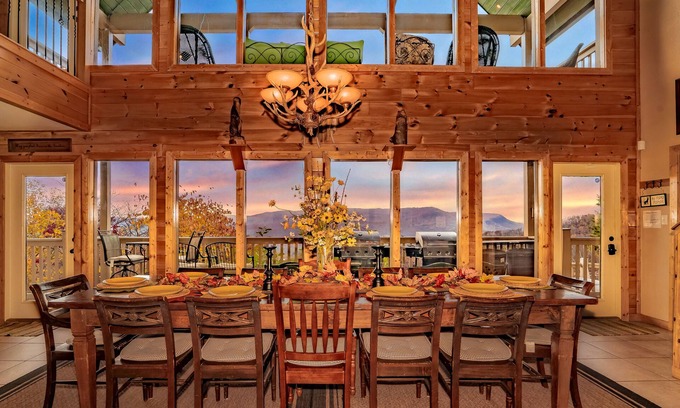 Gatlinburg - Pigeon Forge Cabin | Tanasi Lodge - Weddings - Retreats - Gathering