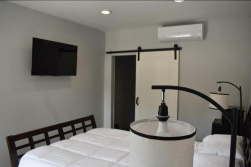 Tannersville Hotel | Tanersville Village Rooms on Saw Mill Creek