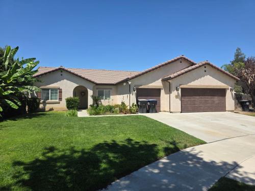 Visalia House | Tanglewood Place