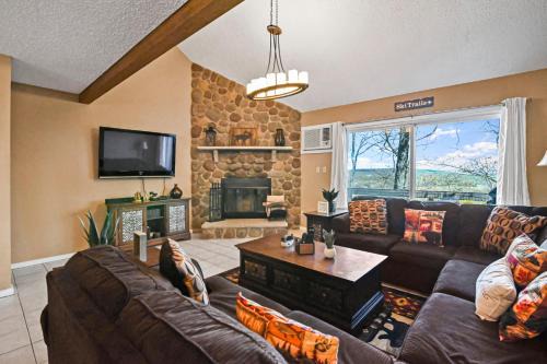Village at Camelback House | Tannersville Tranquility