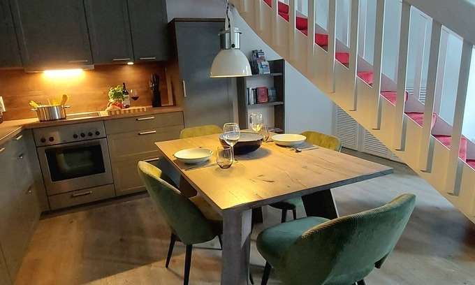 Holm Apartment | Tante Maaß - Maisonette apartment, shower, washing machine, parking space, TV, WLAN