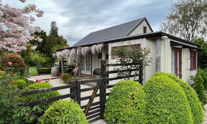 Tasman House | Tasman Village Cottage