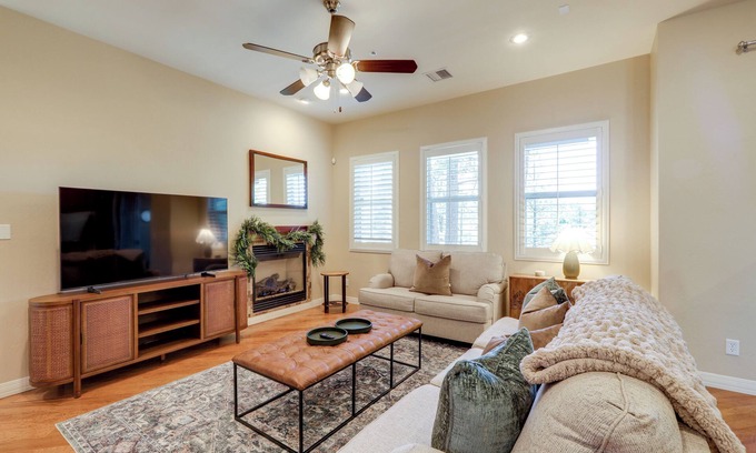 Flagstaff House | Tasteful Flagstaff Townhome w/2 Furnished Decks