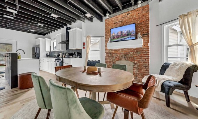Lakeview House | Tasteful Full Home Dtown Buffalo