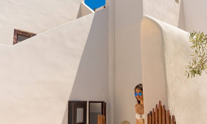 Exo Gonia Villa | Tasteful Santorini Villa | Anthea.
