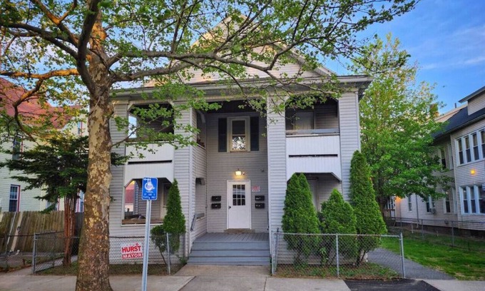 Springfield Apartment | Tastefully furnished repose home