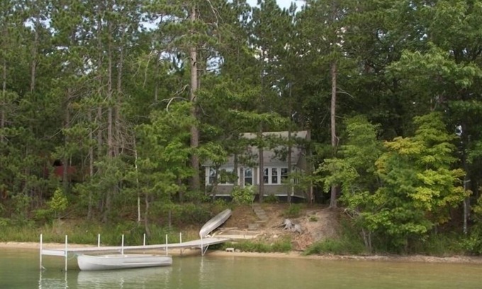 Michaywe Cottage | Tattrie's Cottage on Opal Lake