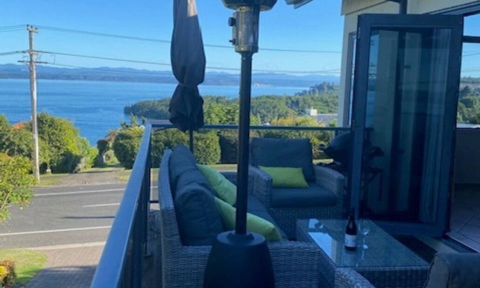 Acacia Bay House | Taupo Views