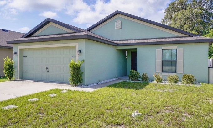 Tavares House | Tavares Retreat w/Covered Patio & Private Yard