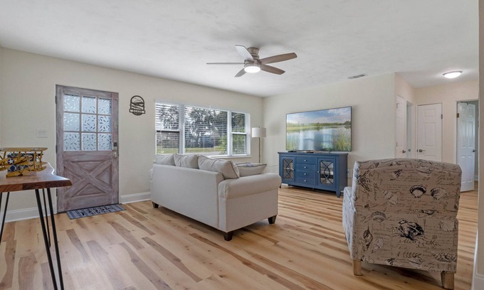 Tavares House | Tavares Tropical Hideaway, Canal Front, Boat Slip