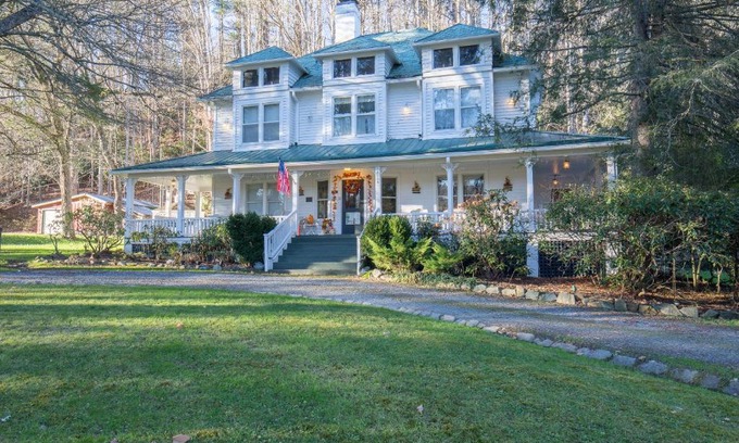 Banner Elk Bed & Breakfast | Taylor House Inn