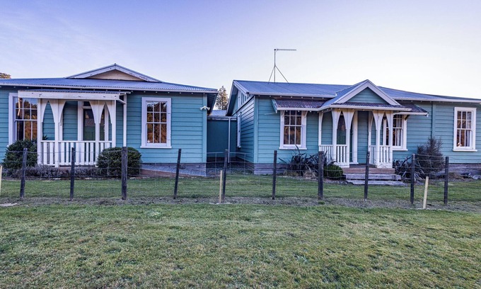Erua House | Taylor Lodge Adventure Base - Erua Holiday Home