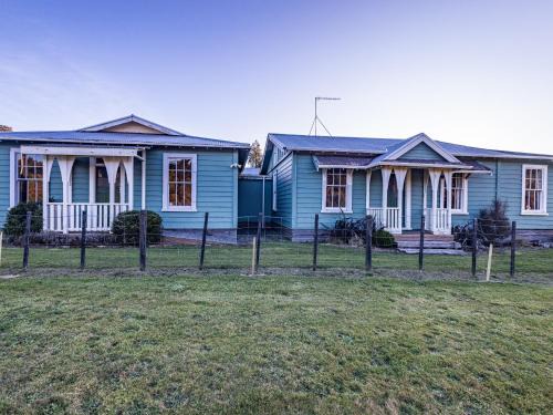 Erua House | Taylor Lodge Adventure Base - Erua Holiday Home