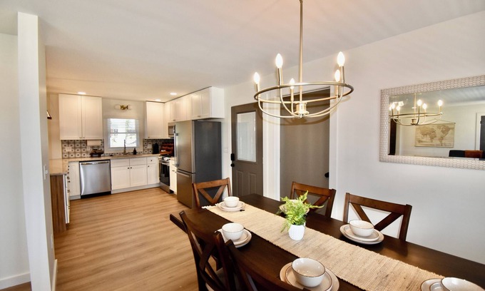 Greenville - Spartanburg House | Taylors - 4BR home King Beds HI Speed WIFI Newly remodeled Open Floorplan