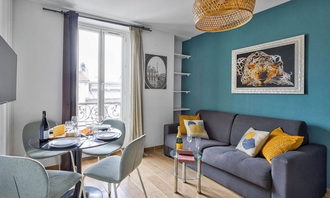 Montreuil Apartment | TBS 164 - Cosy and modern cocoon
